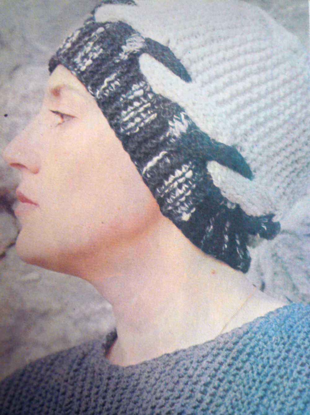 Женская шапка спицами с поперечными косами | Пикабу