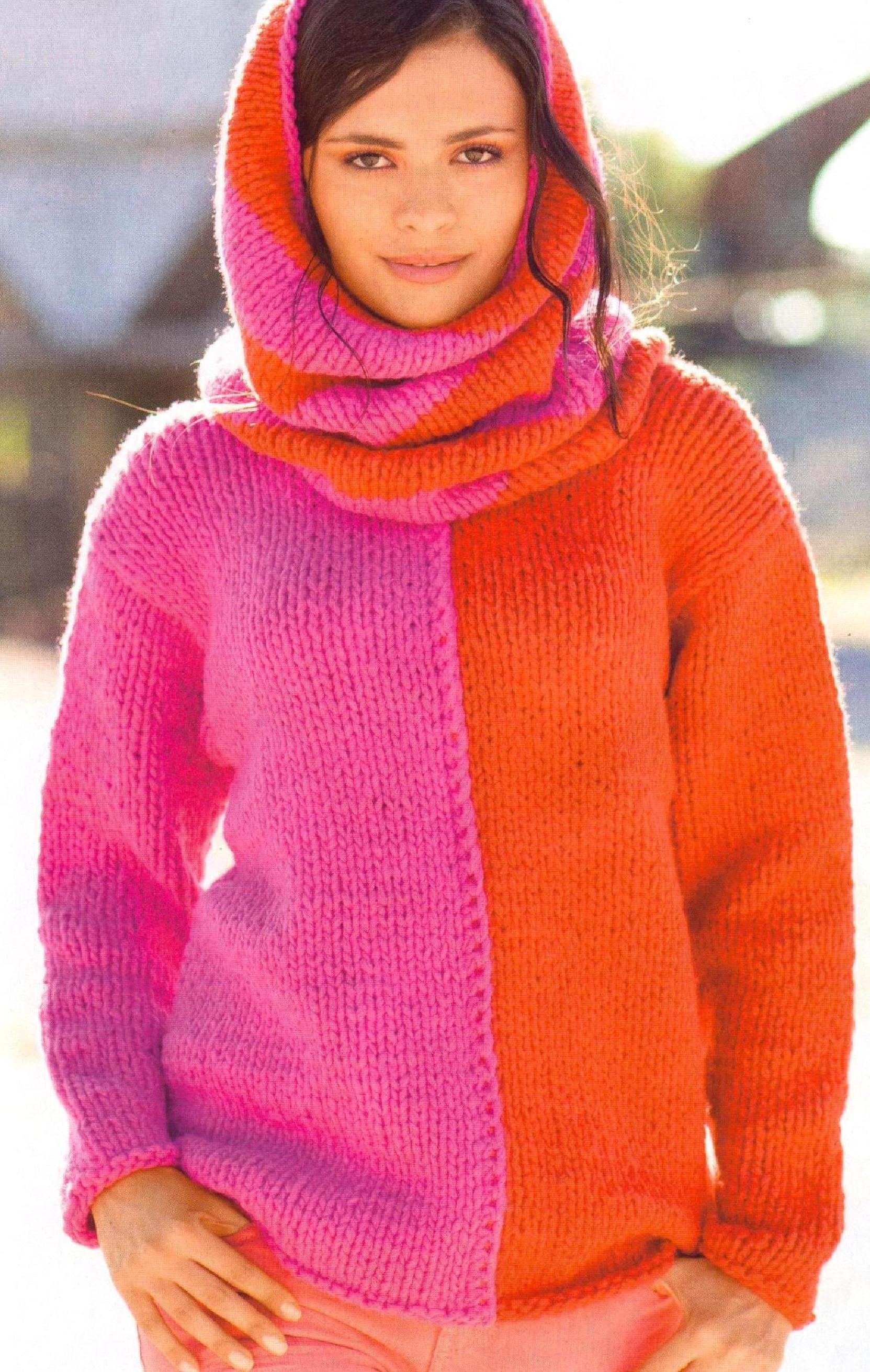 Теплый пуловер со съемным воротником вязаный спицами